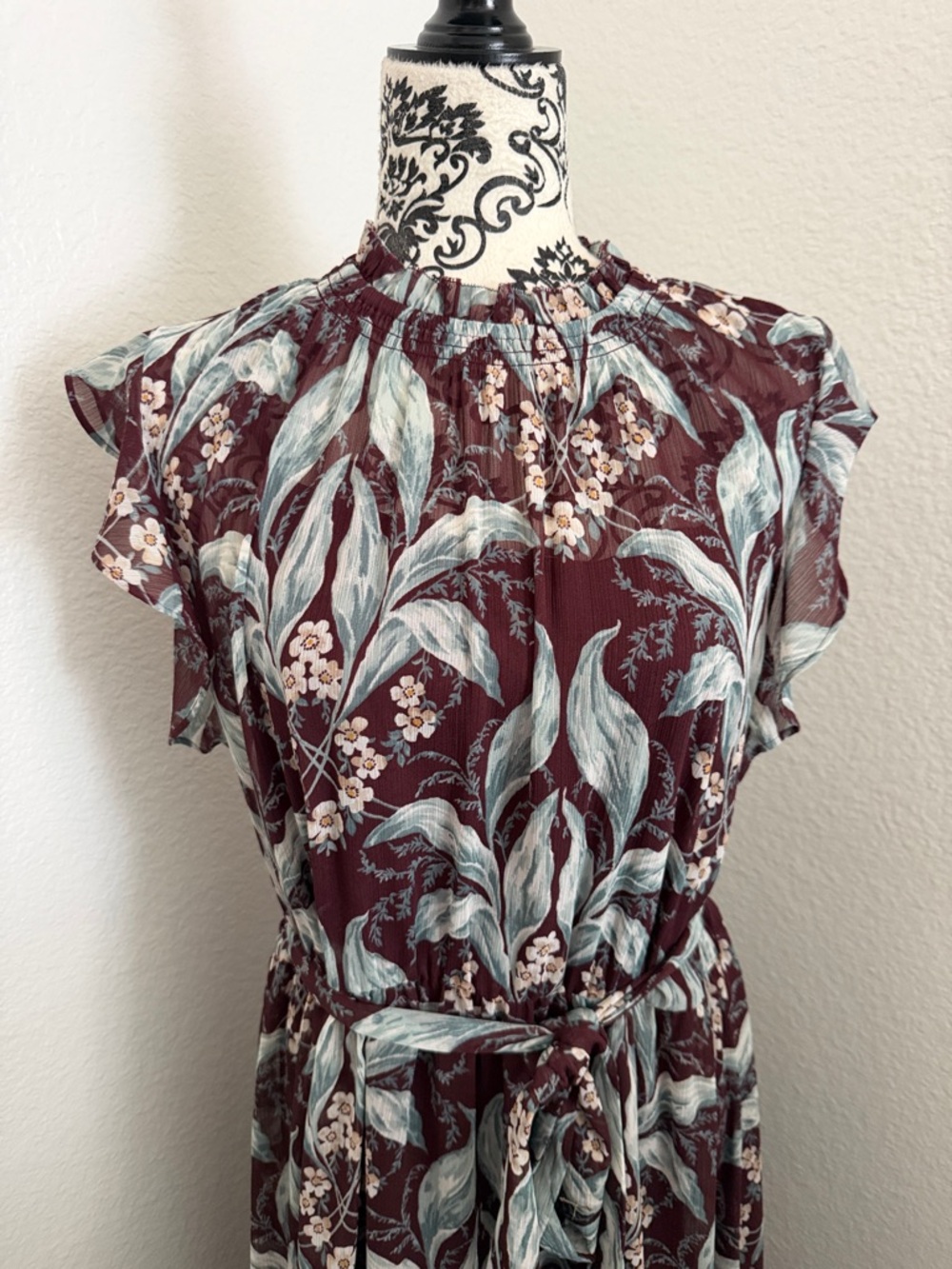 Ann Taylor Floral Tie-Waist Midi Dress in Burgundy Size Large - Picture 2 of 11